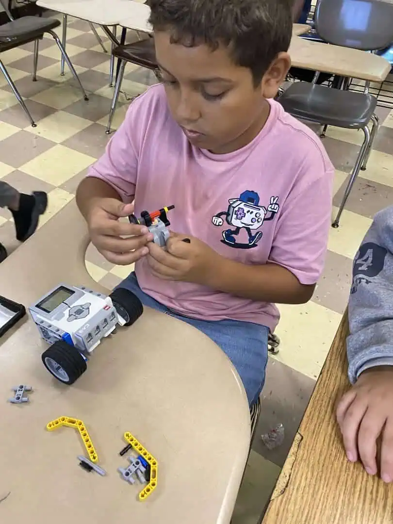Niños en programa Techno Inventors