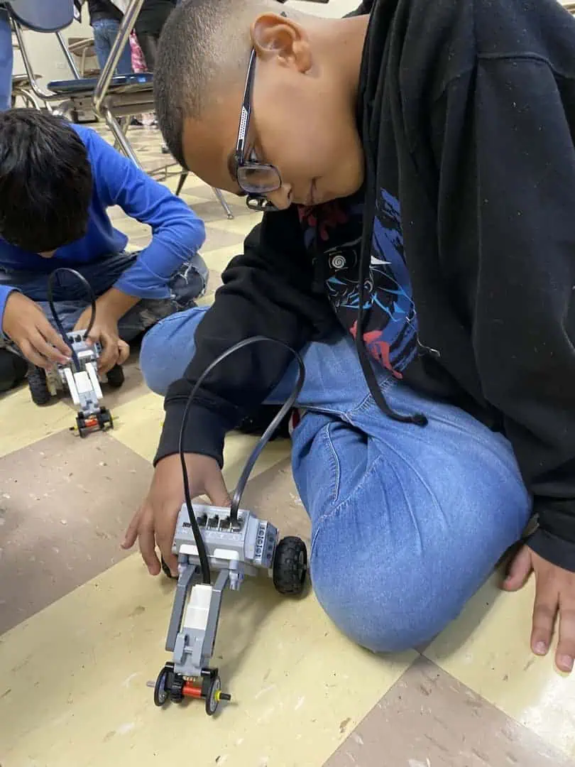 Estudiante en taller STEM